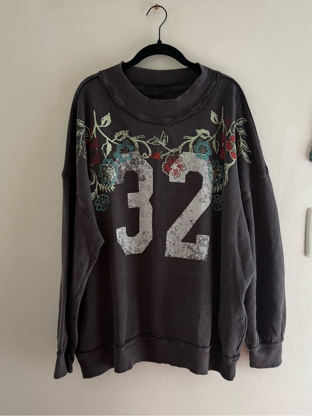 We The Free Palm Springs Turtleneck Graphic Pullover NWT M - Picture 4 of 7